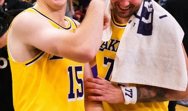 kaiyun体育app-比赛太精彩！湖人社媒回顾昨日东契奇与队友庆祝胜利的瞬间